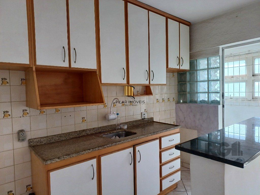 02 dormitórios com vaga.