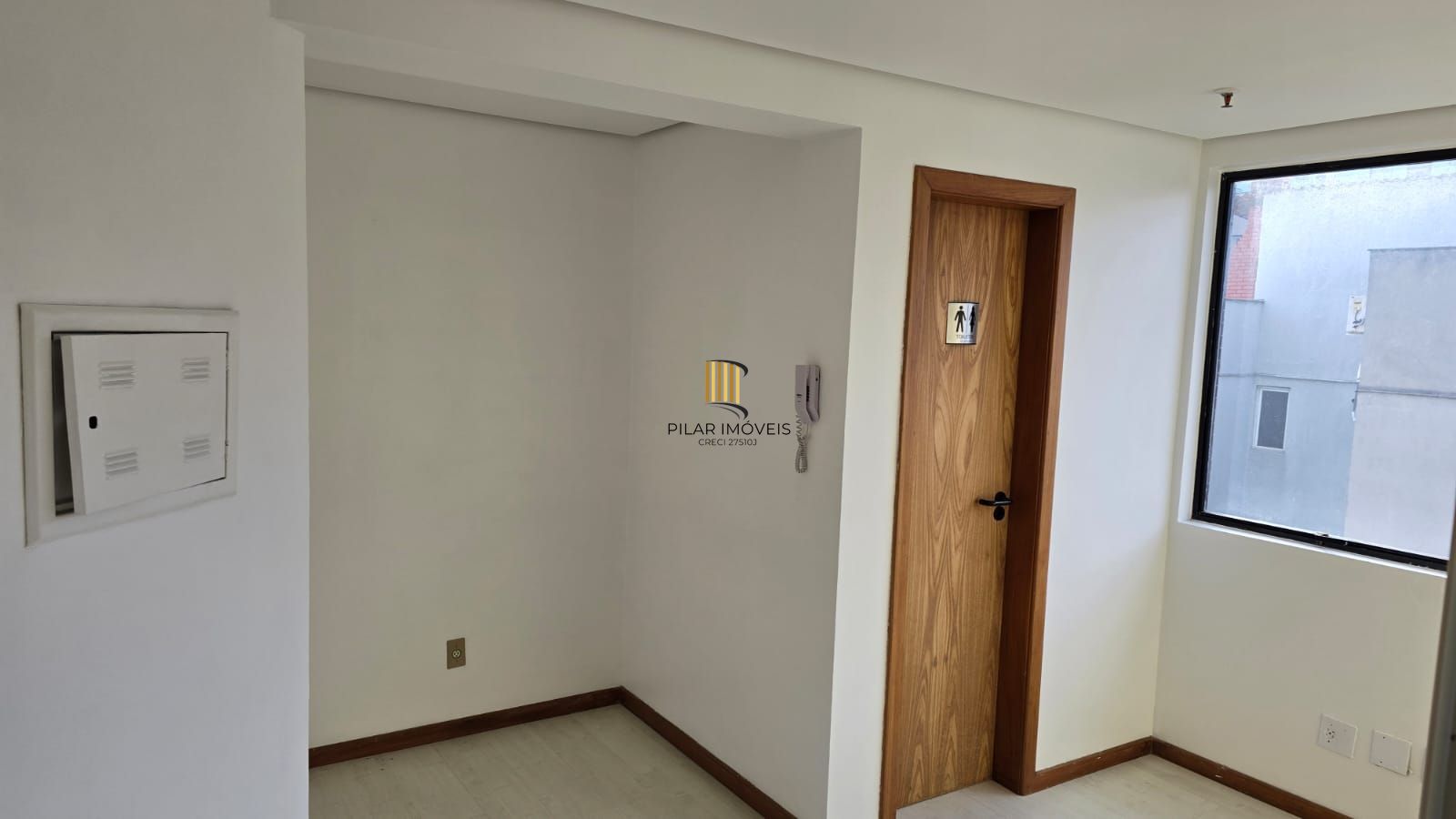 Sala a venda no Menino Deus