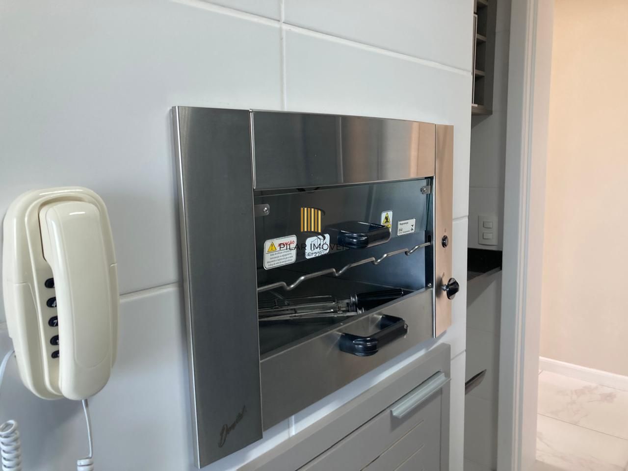 Apartamento 2 dormitórios com suíte e vaga coberta escriturada