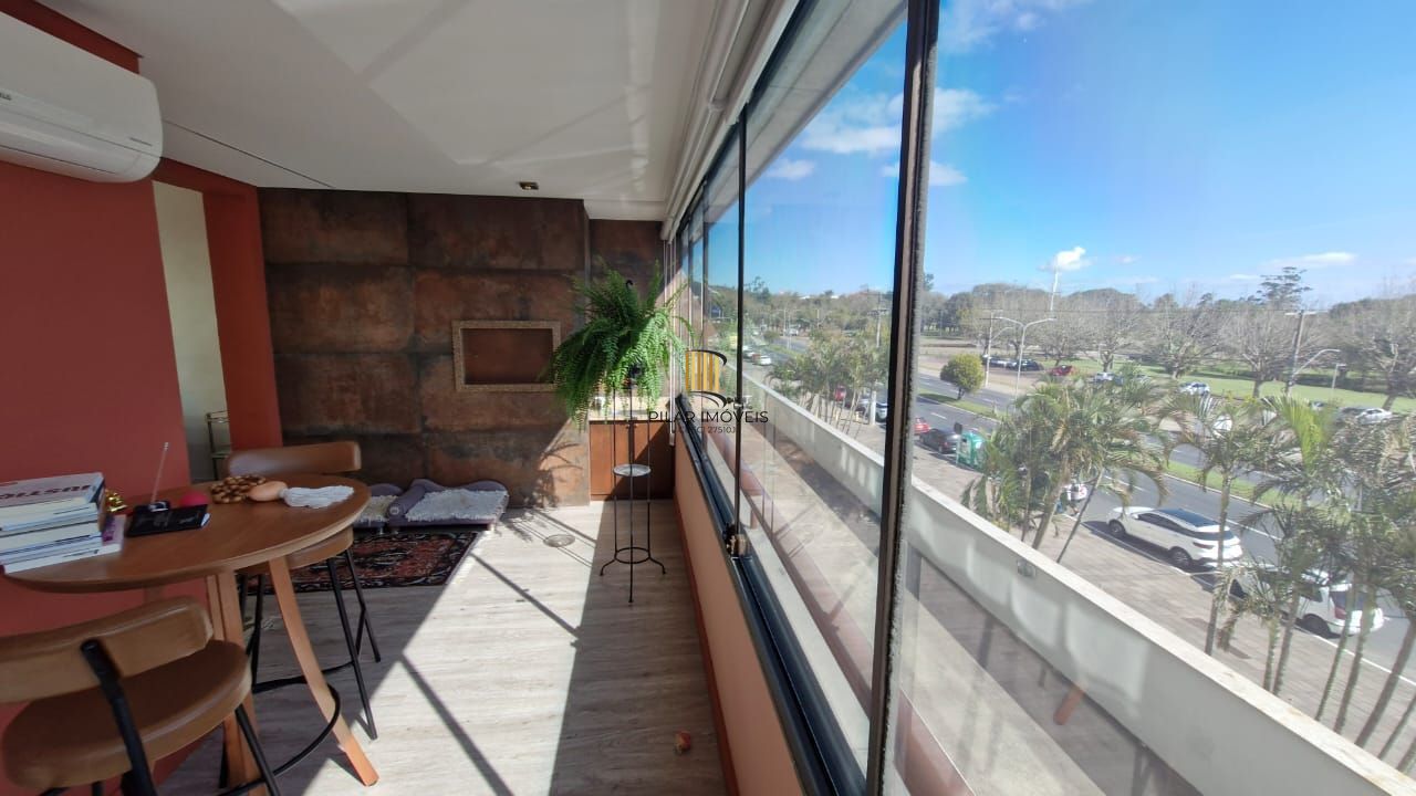 Apartamento de frente para o Guaíba/Parque Marinha do Brasil, com 3 dormitórios, 2 garagens cobertas