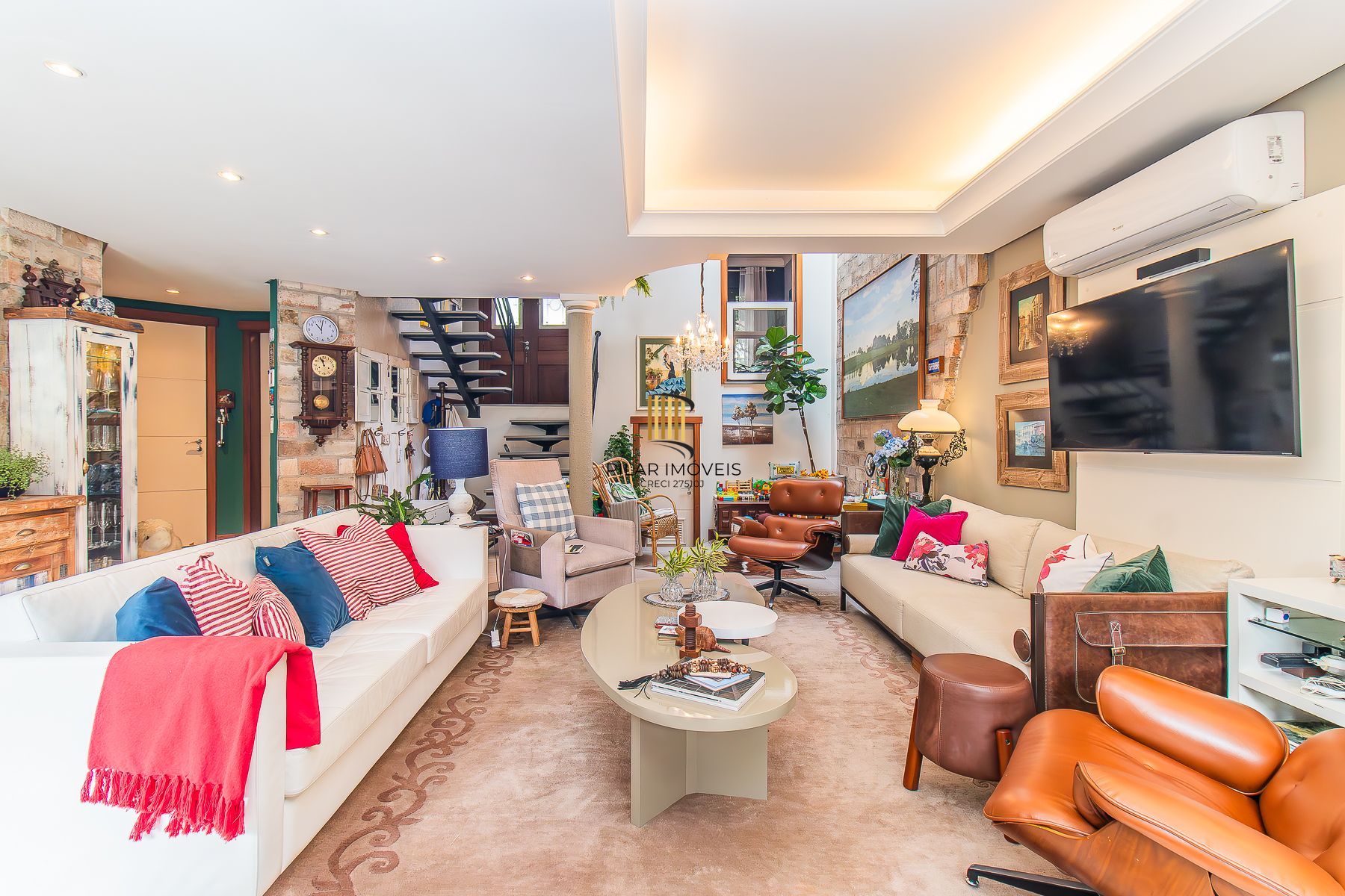 CASA DE 4 DORMITÓRIOS EM CONDOMÍNIO - 320 m² - 4 VAGAS DE GARAGEM