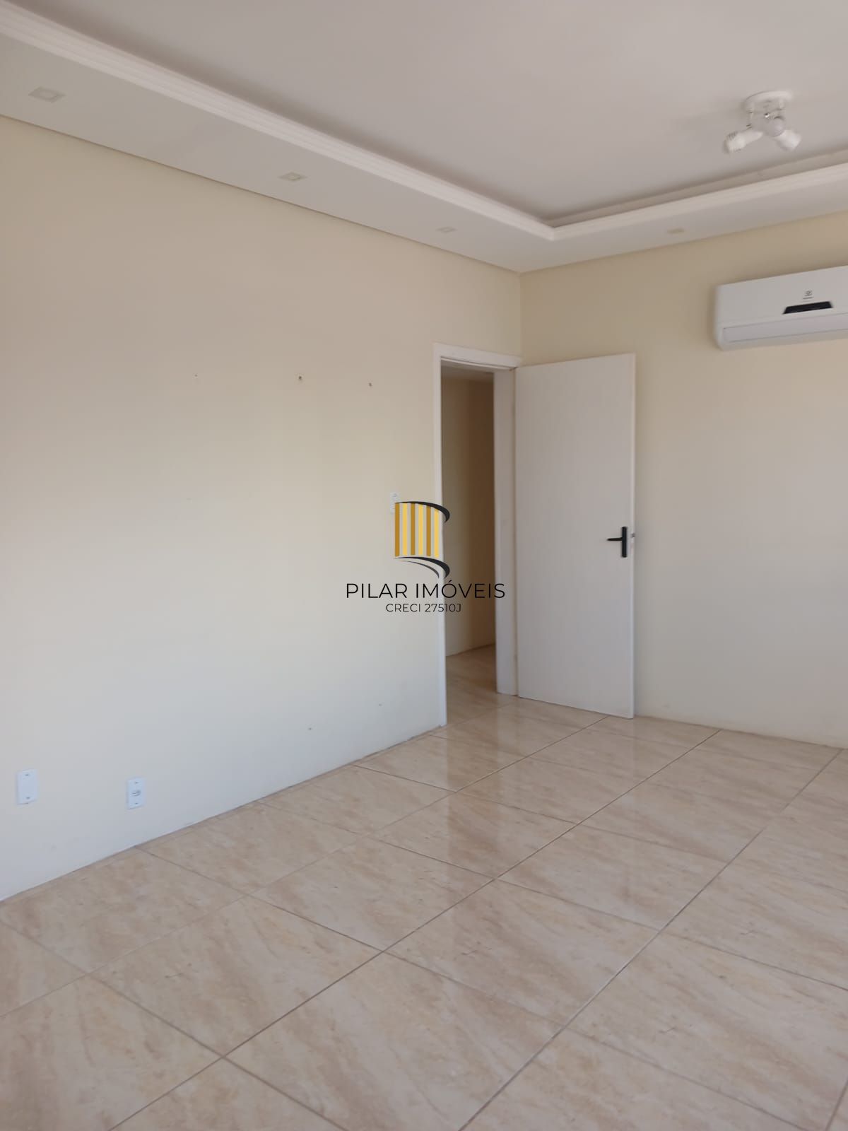 Apartamento três dormitórios ( uma suíte) panorâmico