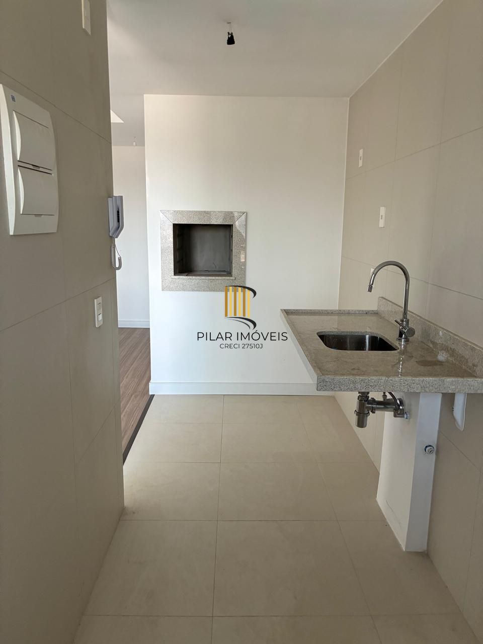 Lindo imóvel 2 dormitórios, 1 suíte, 64 m2, vaga de garagem no bairro Praia de Belas