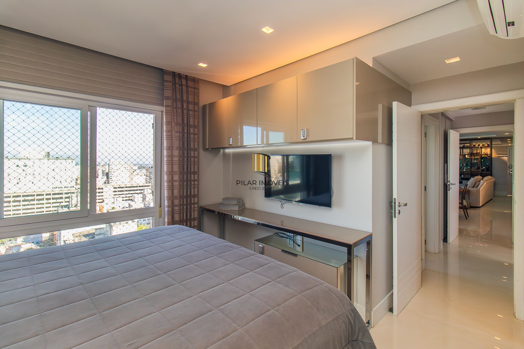 Apartamento 3 suítes 3 vagas no Moinhos