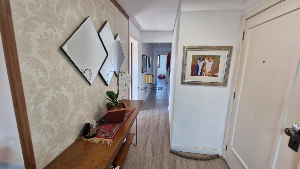 Apartamento de frente para o Guaíba/Parque Marinha do Brasil, com 3 dormitórios, 2 garagens cobertas