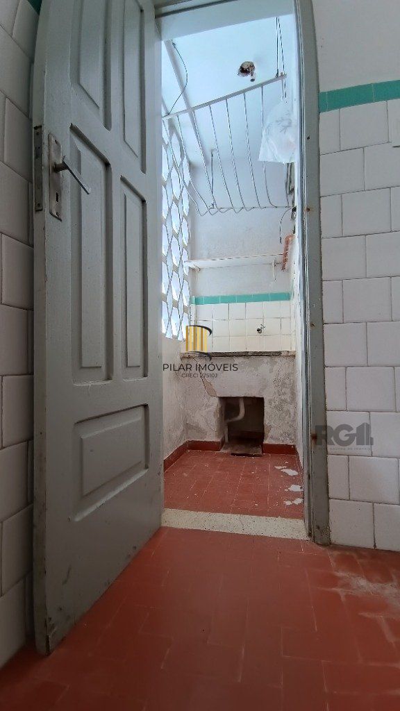 Apartamento de 2 dormitórios, 62m², térreo, frente leste/norte - BAIRRO AUXILIADORA
