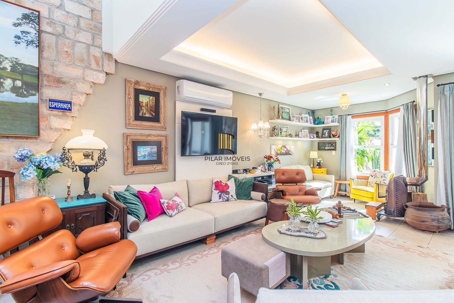 CASA DE 4 DORMITÓRIOS EM CONDOMÍNIO - 320 m² - 4 VAGAS DE GARAGEM