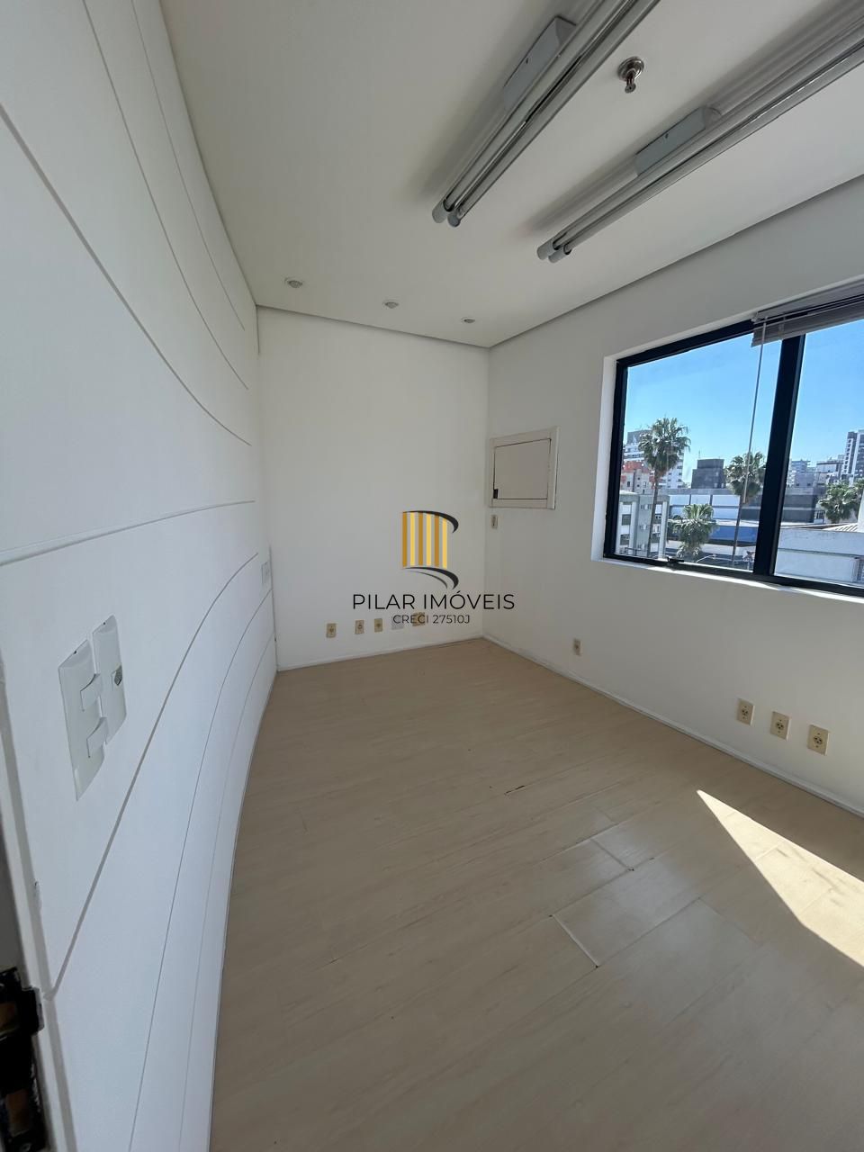 SALA COMERCIAL - 25,81m² - 1 vaga coberta -MENINO DEUS