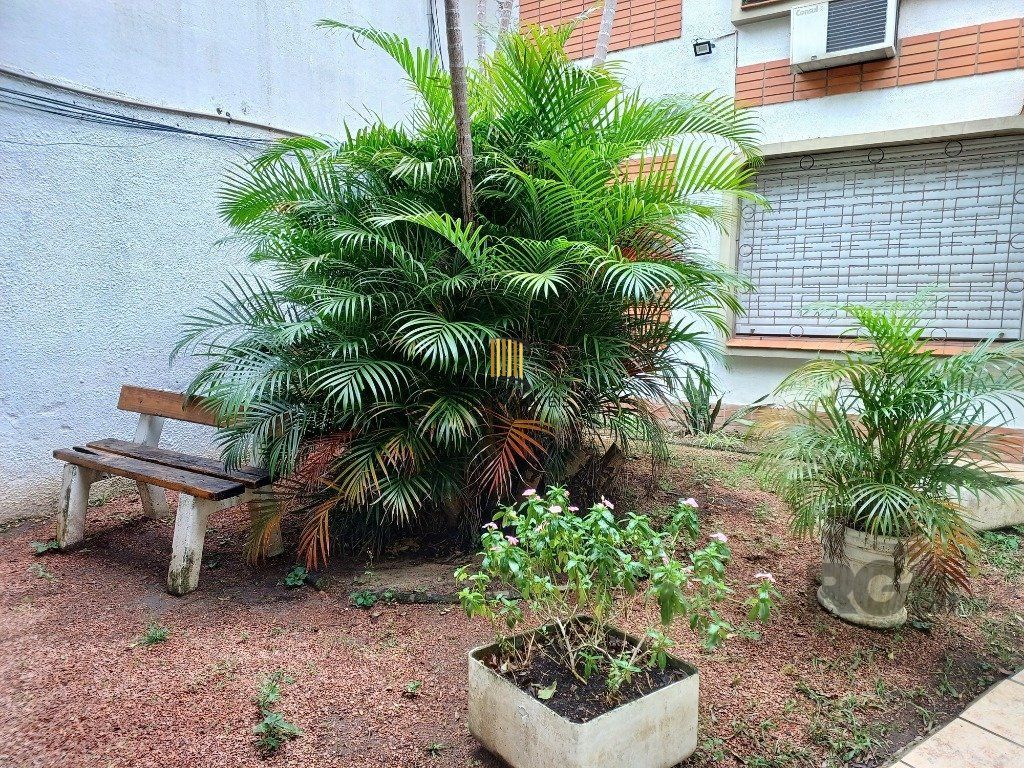 1 Dormitório, mobiliado.