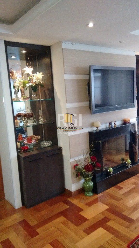 Apartamento para Venda - 238.12m², 3 dormitórios, sendo 1 suites, 3 vagas - Menino Deus