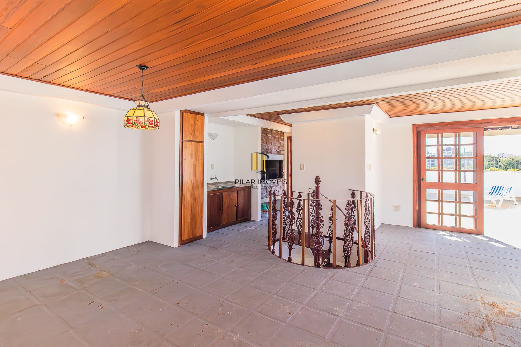 COBERTURA DUPLEX COM 3 DORMITÓRIOS E PISCINA