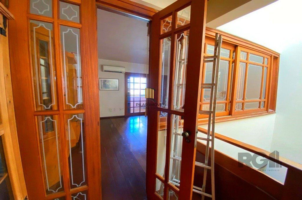 CASA - 4 dorms. -  3 vagas - 254,79 m² - SANTA TEREZA