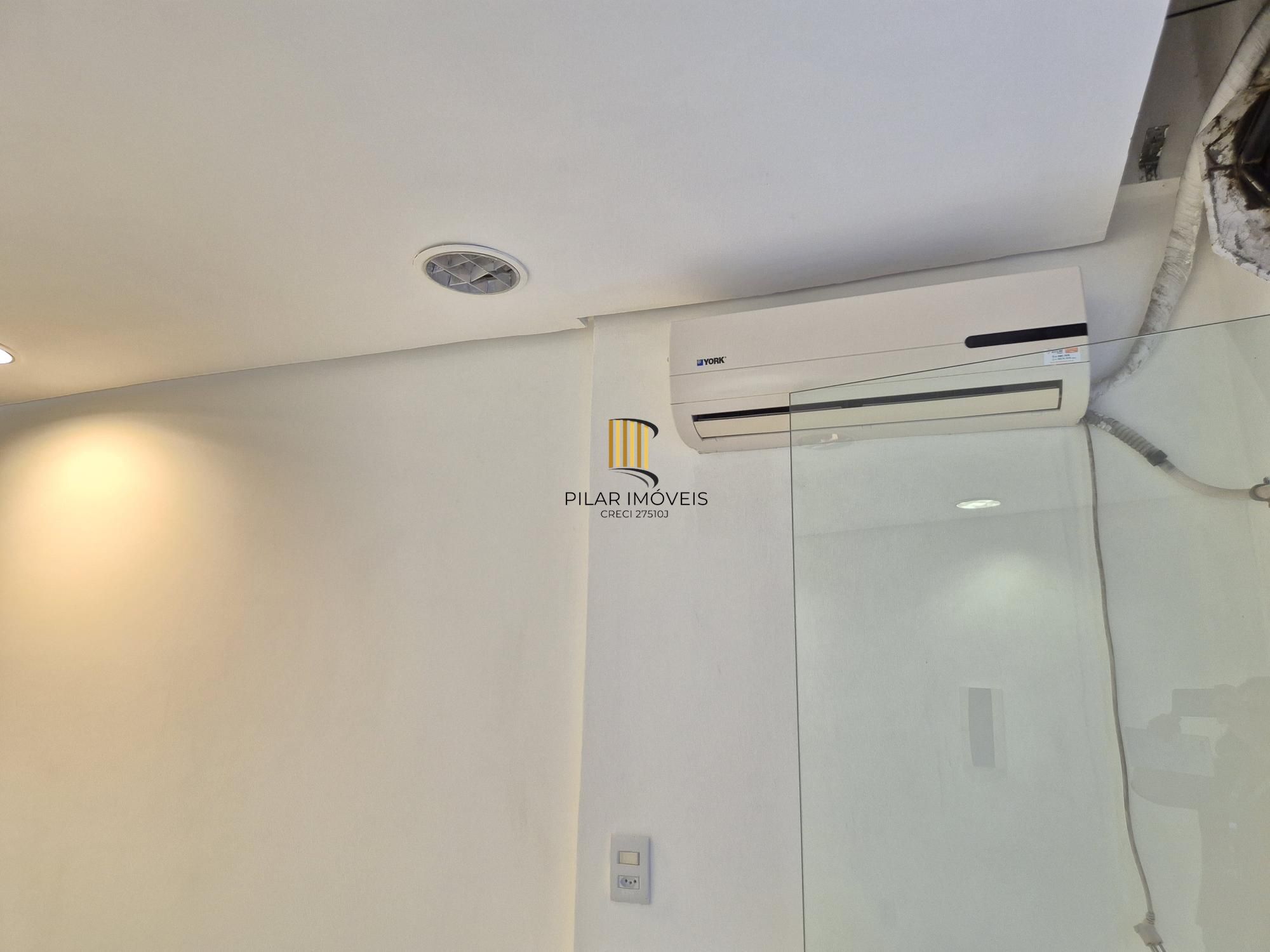 Sala reformada com Mezanino