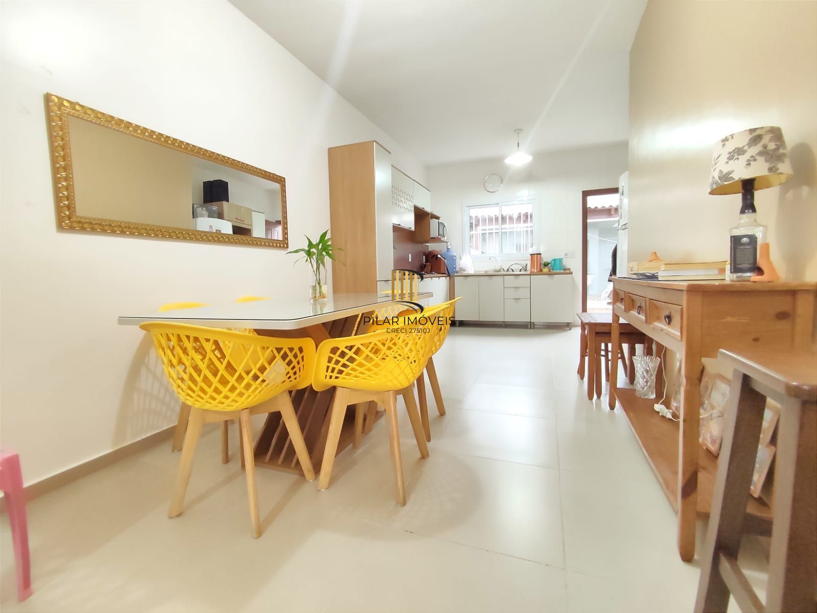 LINDA CASA DE 2 DOMITÓRIOS, PRÓXIMA AO MAR