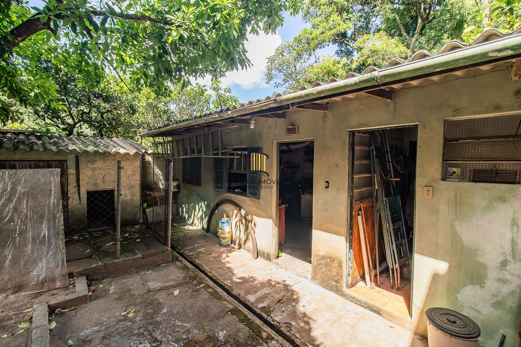 3 Dormitórios, com lareira, churrasqueira e piscina