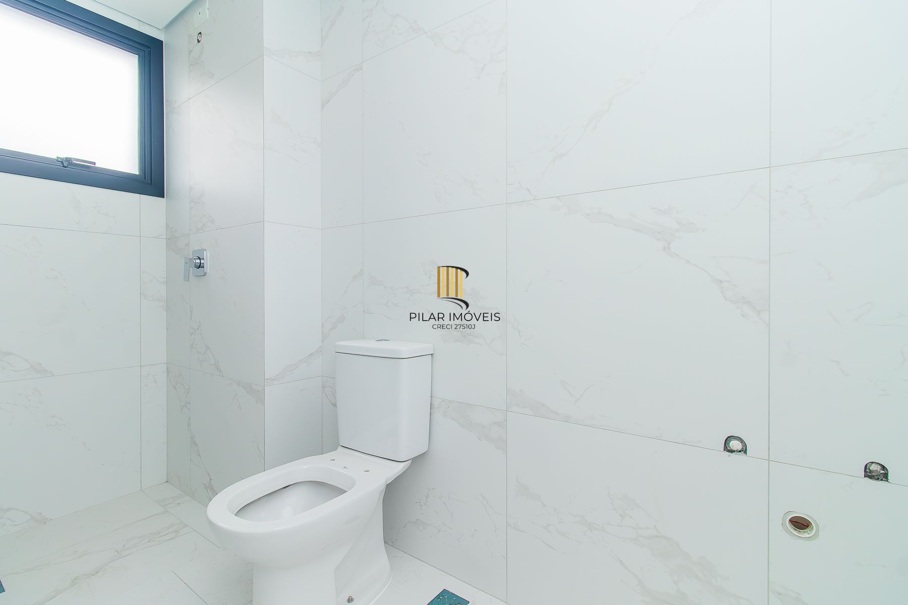 APARTAMENTO 2 D (um suíte) 80,45m² - 1 vaga simples descoberta- MENINO DEUS