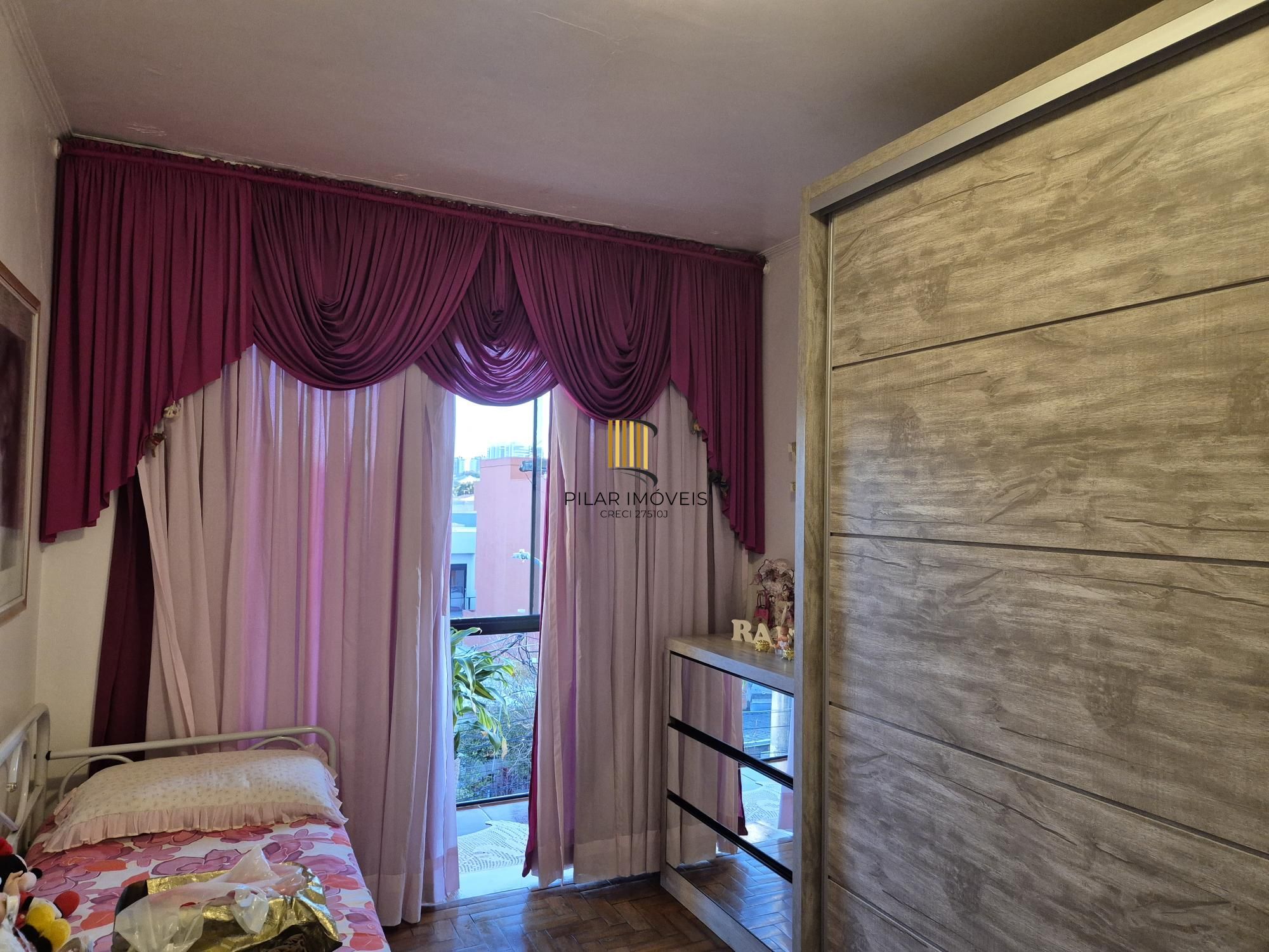 Cobertura com lareira, churrasqueira e 2 vagas