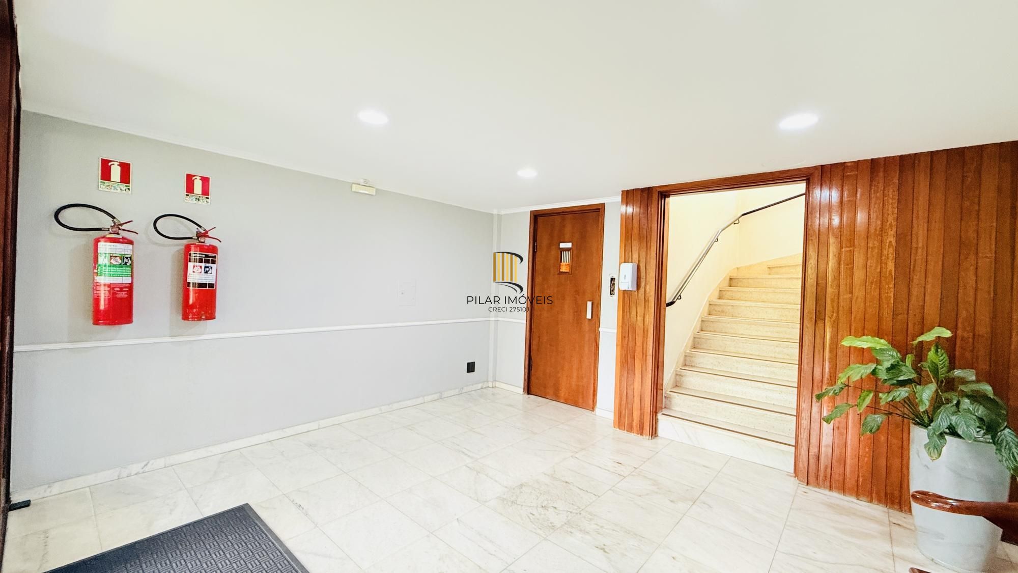 Apartamento com 3 quartos, 1 suíte,  à venda na Avenida Doutor Nilo Peçanha, 1121, Três Figueiras, Porto Alegre