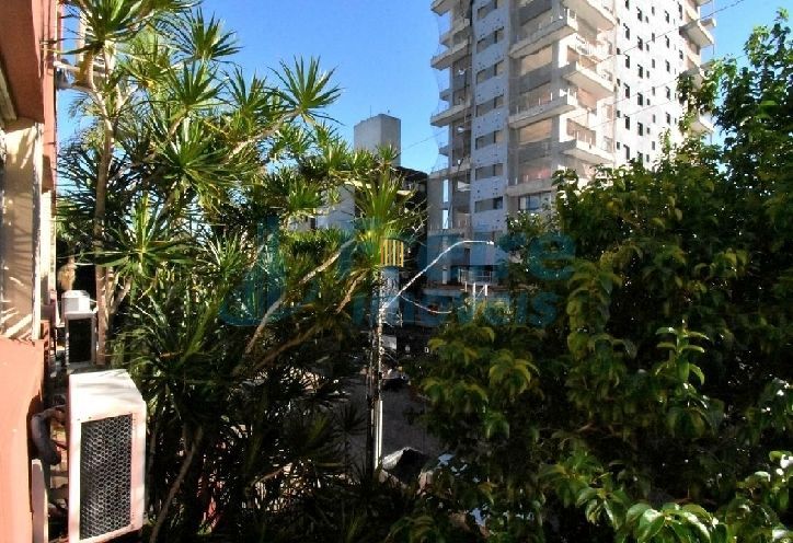 Apartamento no bairro Menino Deus, 2 dorm. e 1 garagem