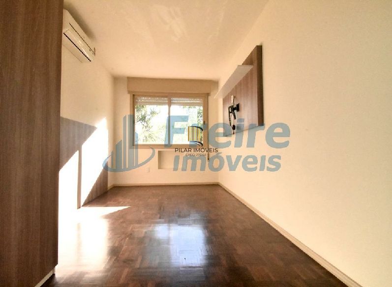 Apartamento no bairro Menino Deus, 2 dorm. e 1 garagem