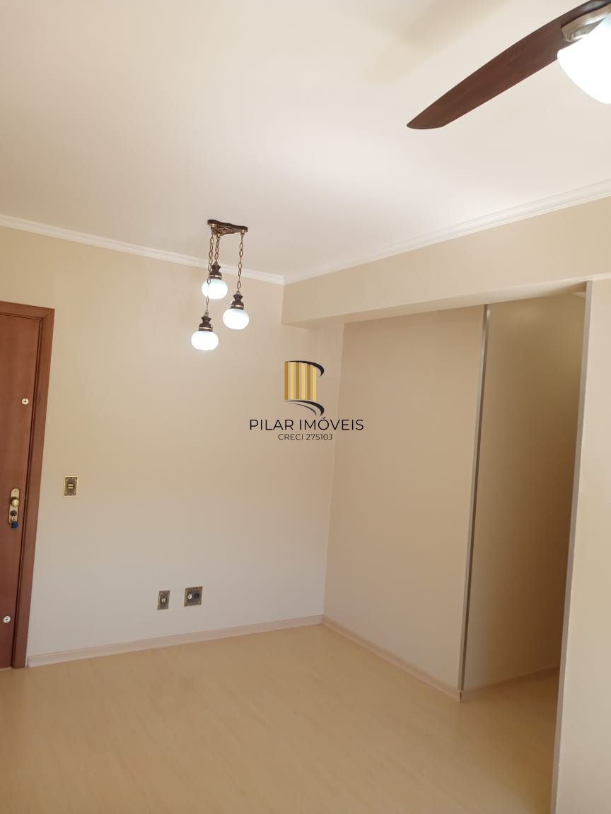 Apartamento dois dormitórios com  estacionamento Coberto