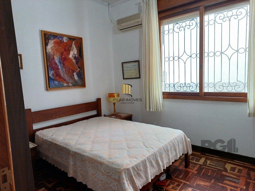 Casa averbada, ampla e ensolarada!