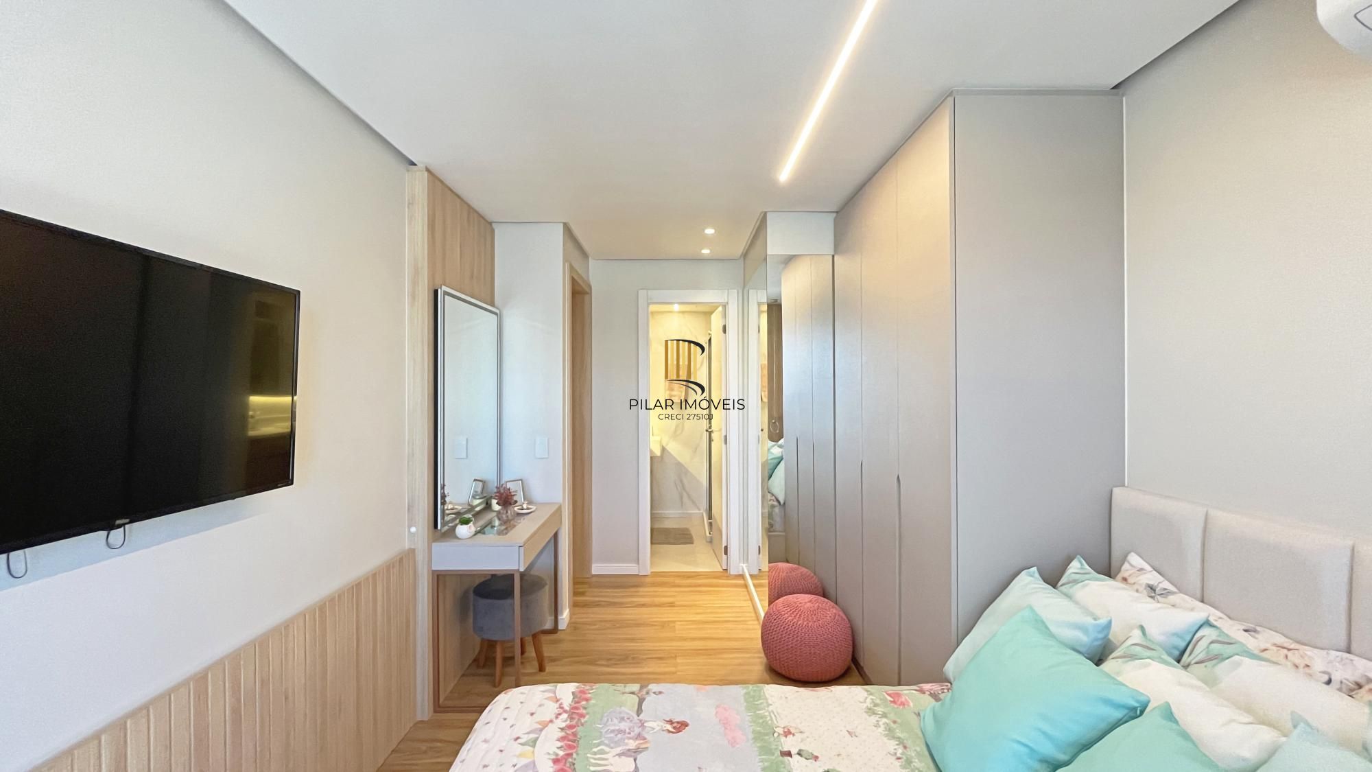 Duplex, mobiliado, andar alto de 2 dormitórios; 2 vagas