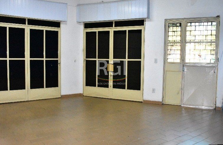 Loja para Venda - 230.6m², 0 dormitórios, 1 vaga - Camaquã