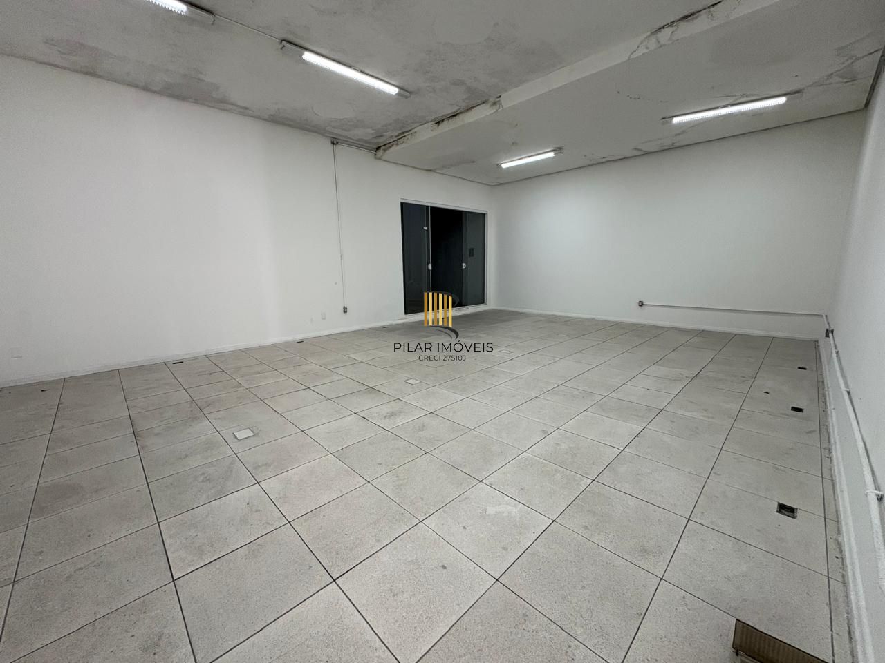 Sala comercial 822,66m² no centro de Porto Alegre