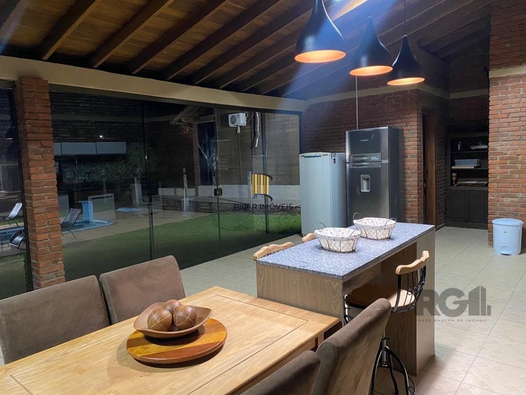 CASA EM CONDOMÍNIO - 3 dorms. - 3 vagas - 150 m² - VIAMÃO