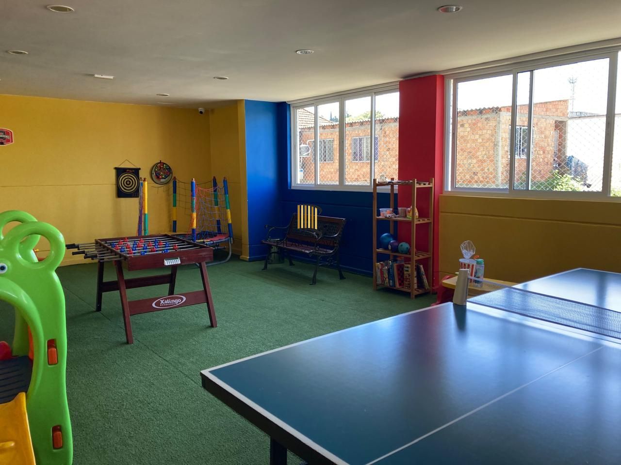 Apartamento 2 dormitórios com suíte e vaga coberta escriturada