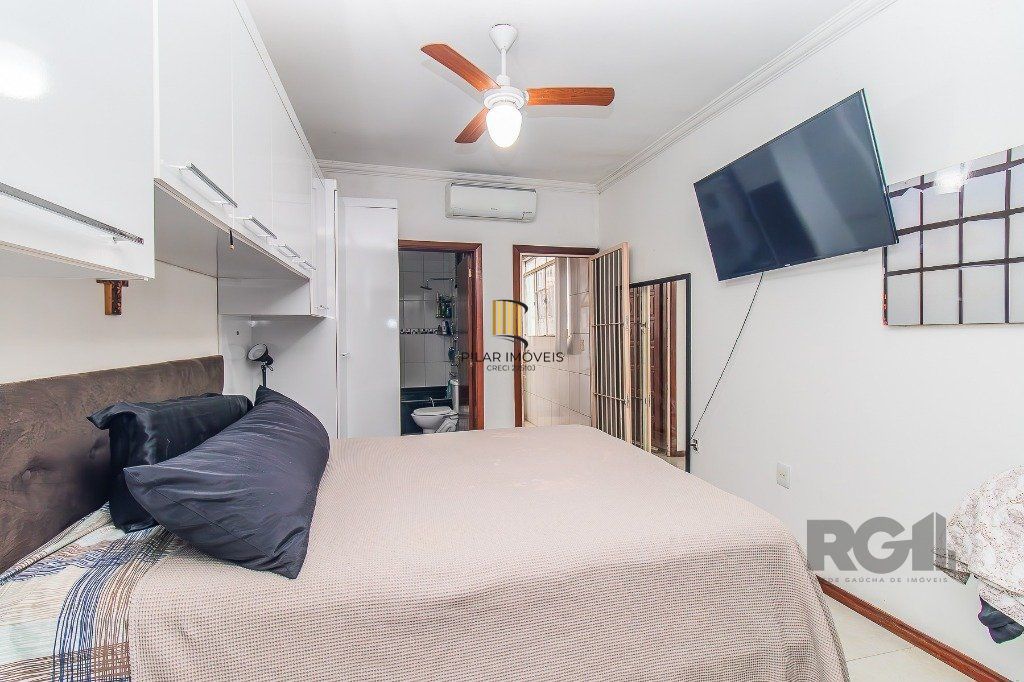 Casa para Venda - 110m², 2 dormitórios, sendo 1 suites, 2 vagas - Menino Deus