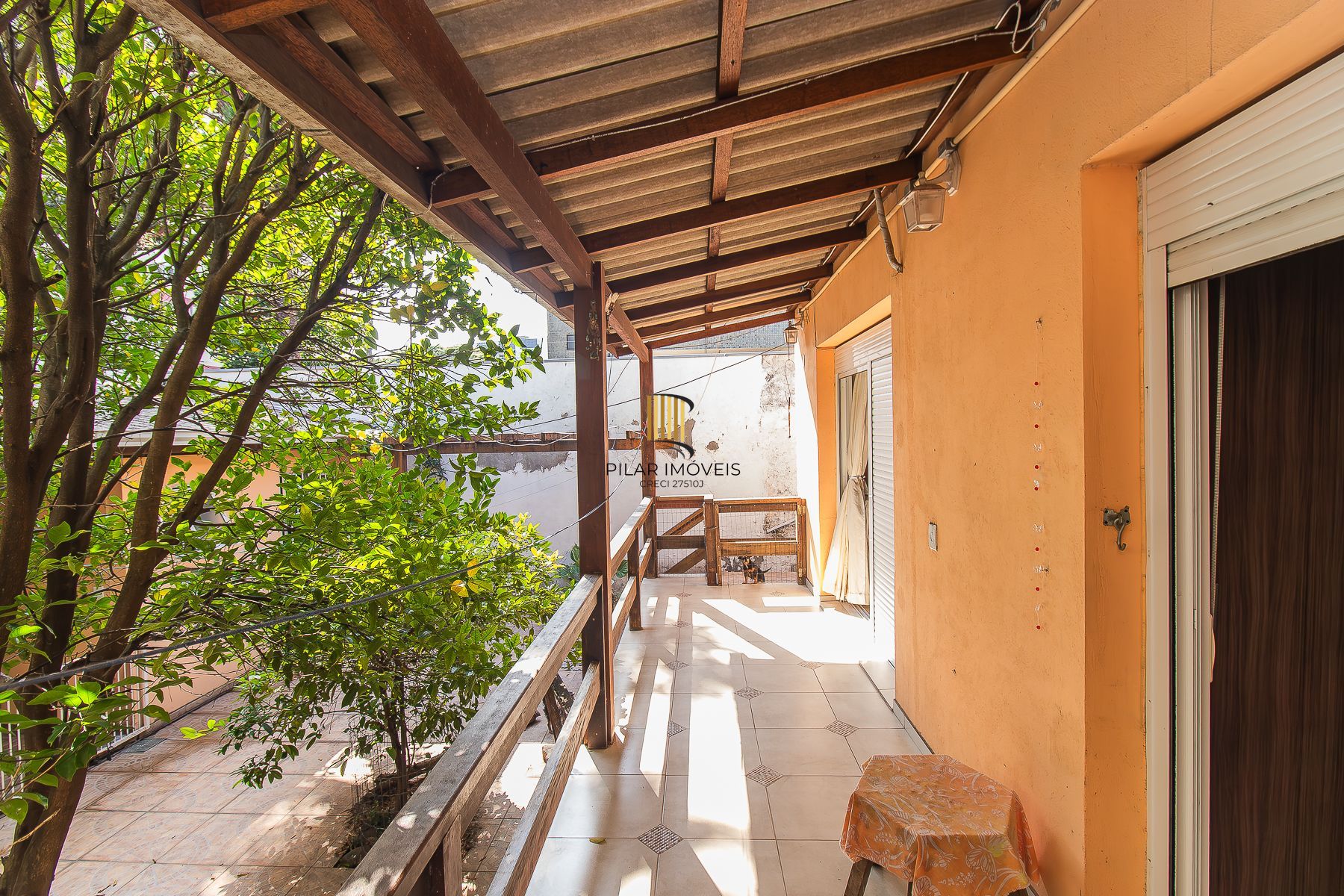 Casa 4 dormitórios - 1 vaga -  330m² Menino Deus