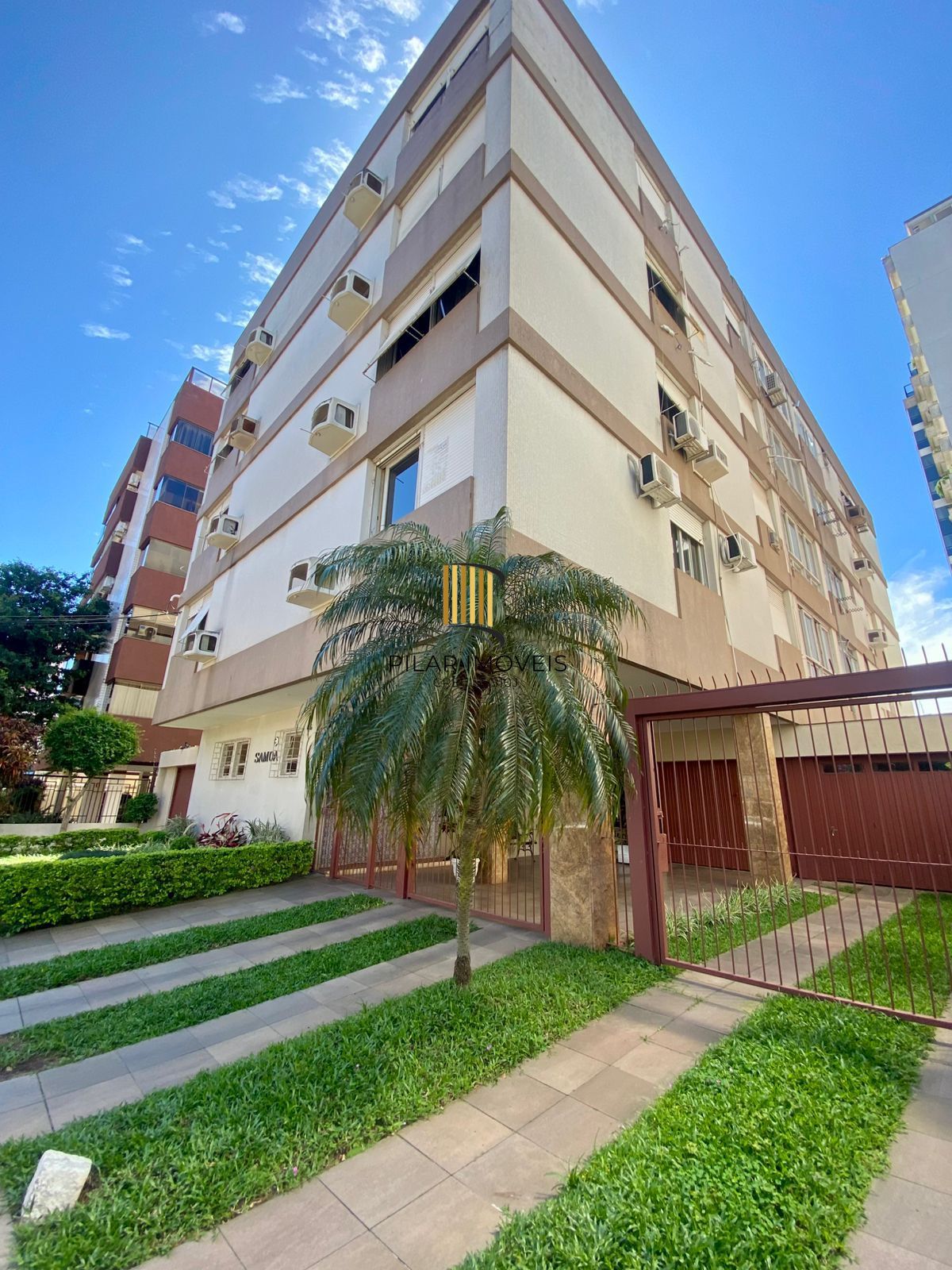 3 dormitório sendo 1 suite, vaga de garagem, bairro Menino Deus