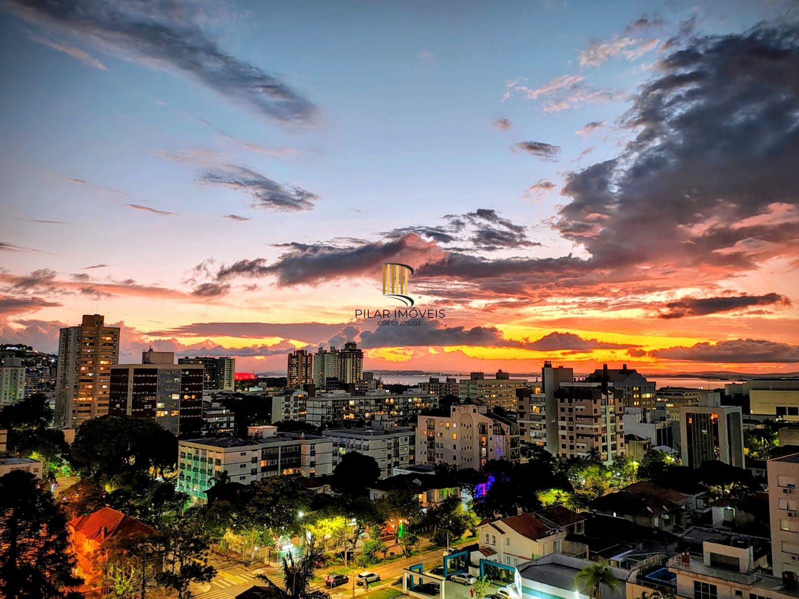 3 suítes 2 vagas Menino Deus