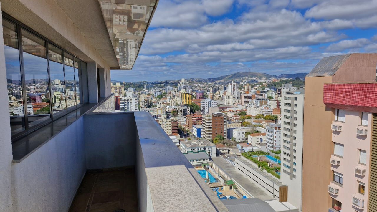 Apartamento de frente para o Guaíba/Parque Marinha do Brasil, com 3 dormitórios, 2 garagens cobertas