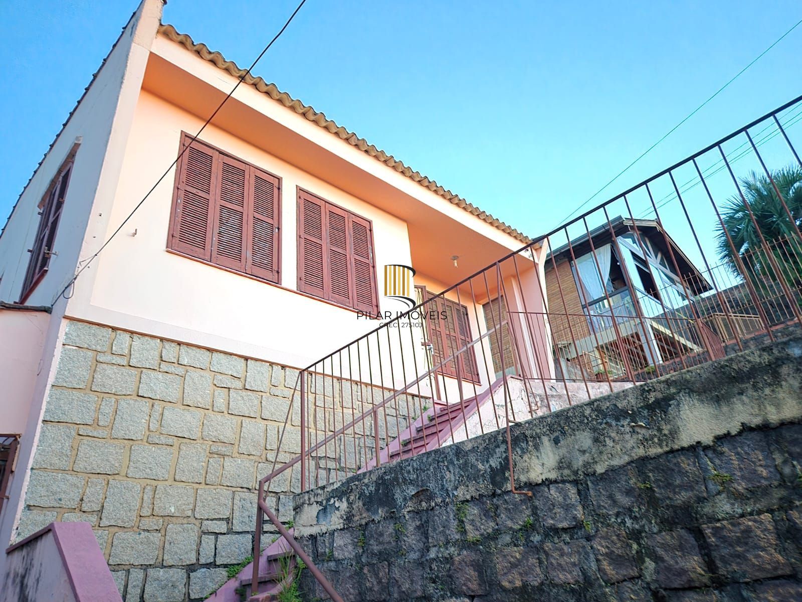 Casa com 02 pavimentos independentes