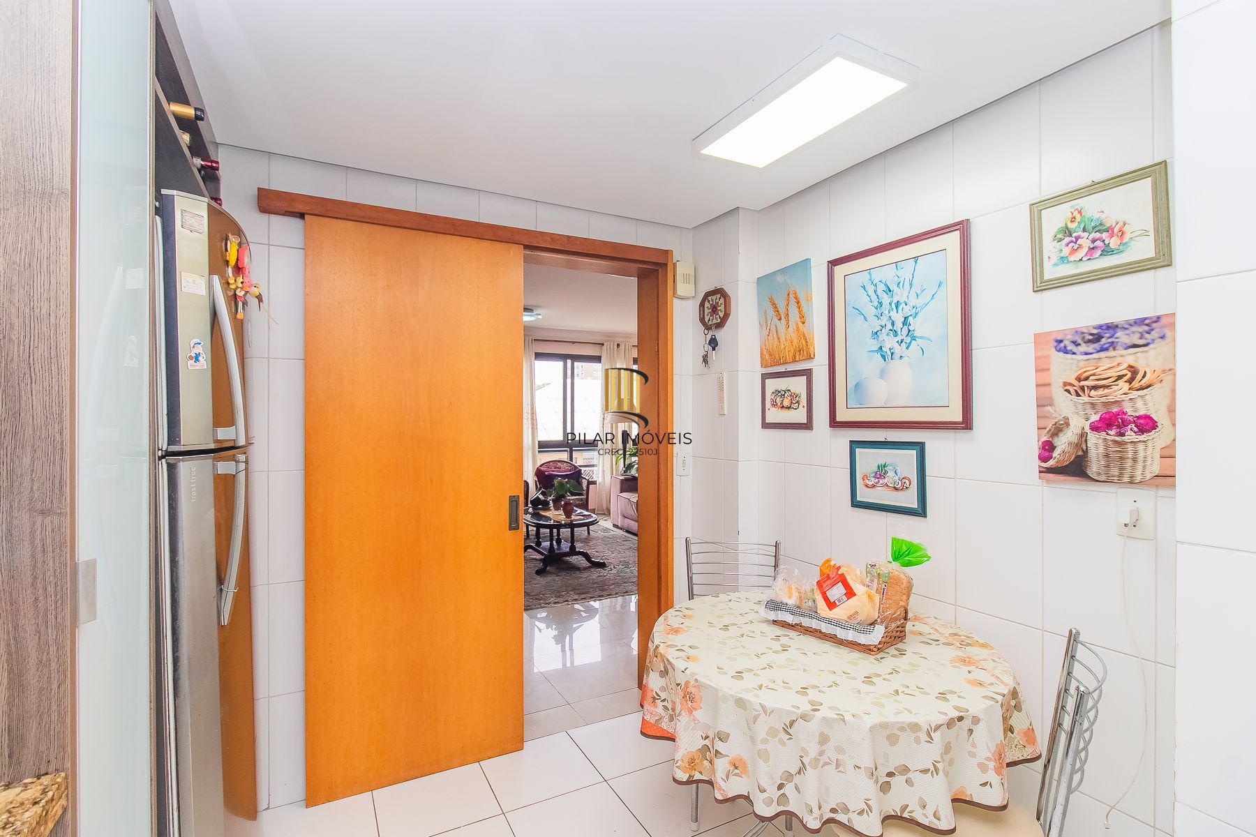 LINDO APARTAMENTO NO MENINO DEUS  com 117 M PRIVATIVOS, 3 DORITÓRIOS COM SUÍTES E VAGA DUPLA