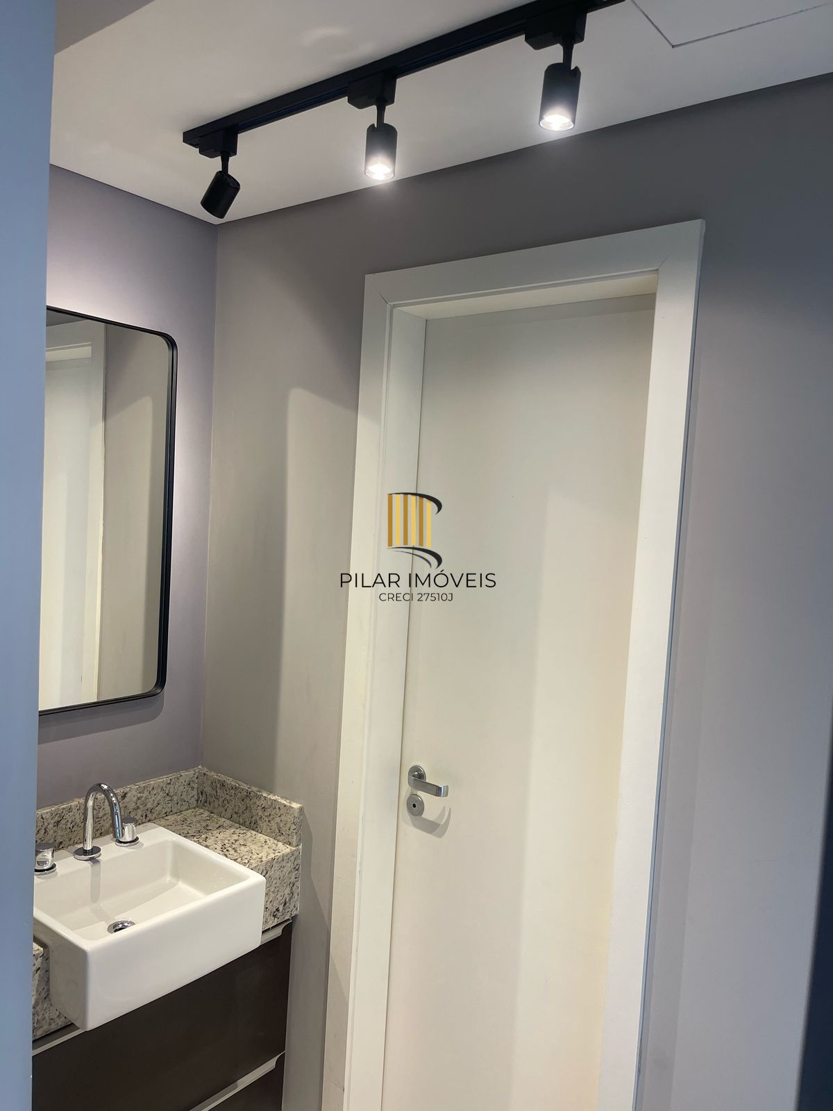 Apartamento de 1 Dormitório 43,21 m², garagem, 100% mobiliado