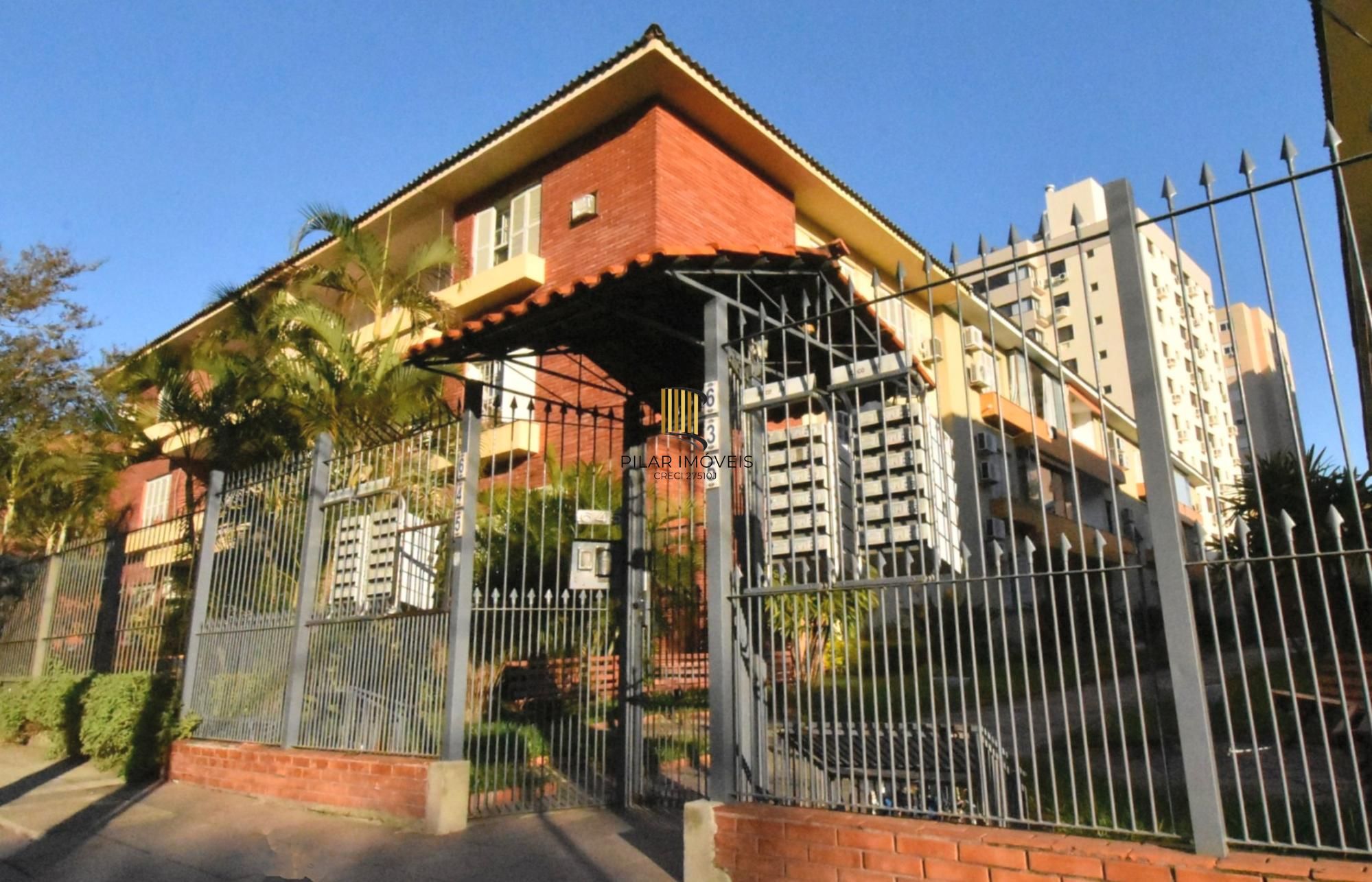 Apartamento de 4dormitórios, sendo uma suite churrasqueira e sacada 85m2 bairro Menino Deus. - Pilar Imóveis