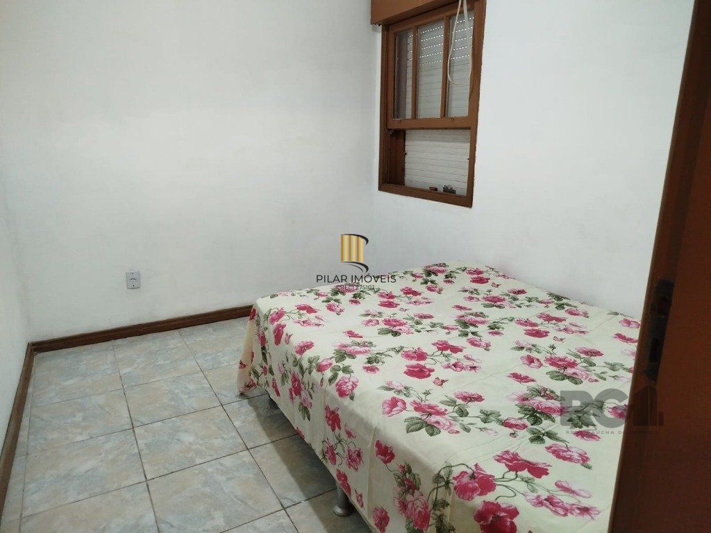Casa térrea em ótimo estado.