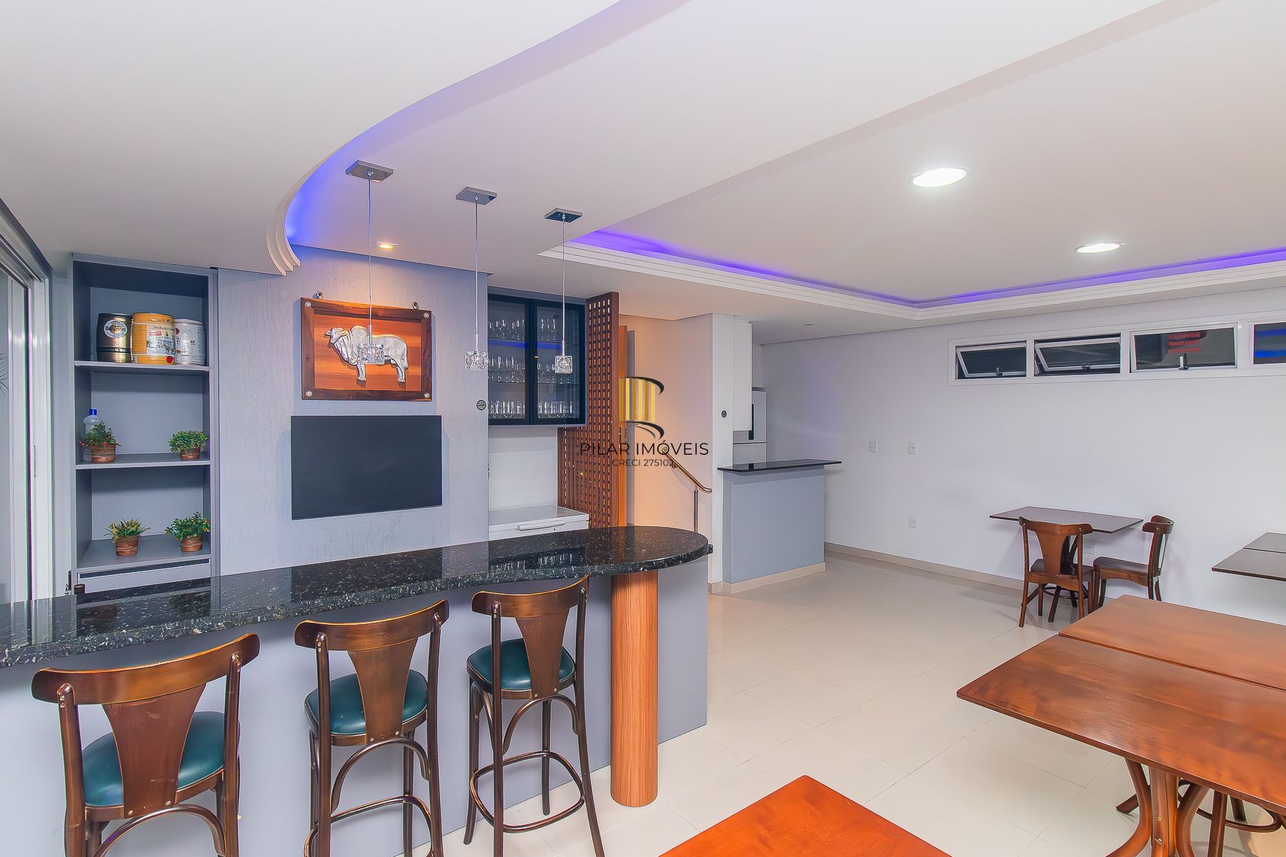 2D com suíte, vaga e churrasqueira