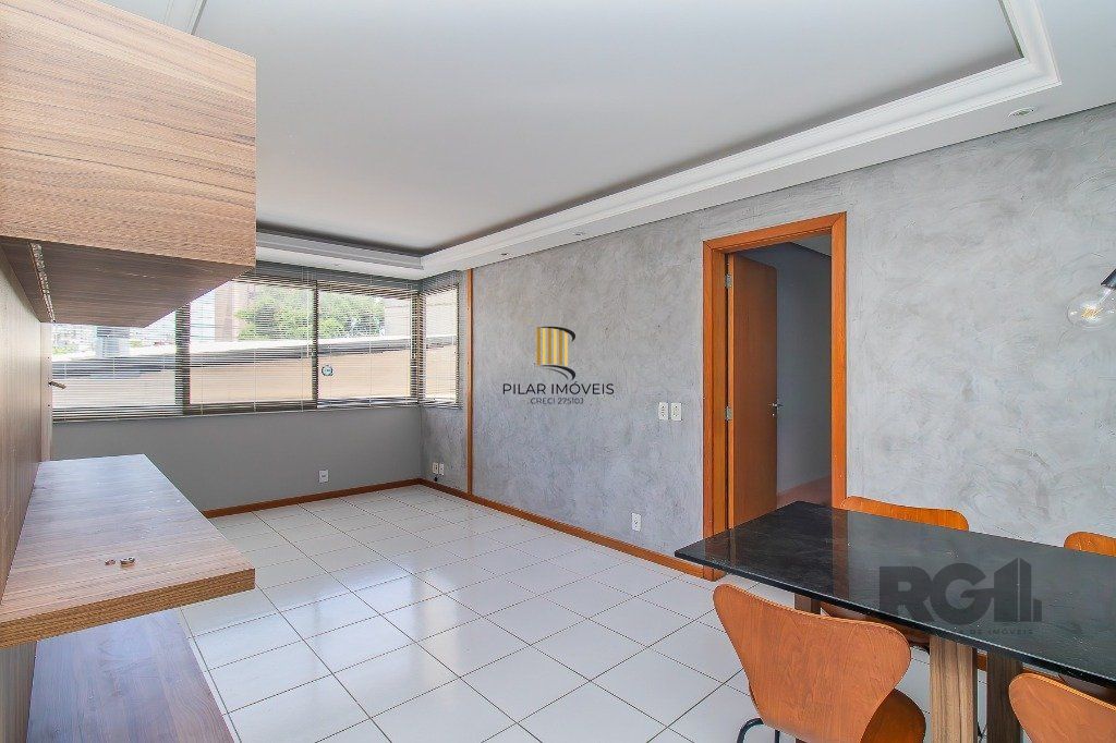 Apartamento 2 dormitórios, com suíte e churrasqueira