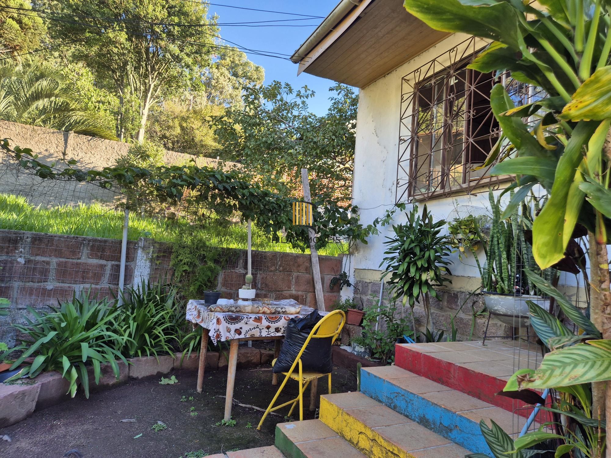 Casa com amplo jardim