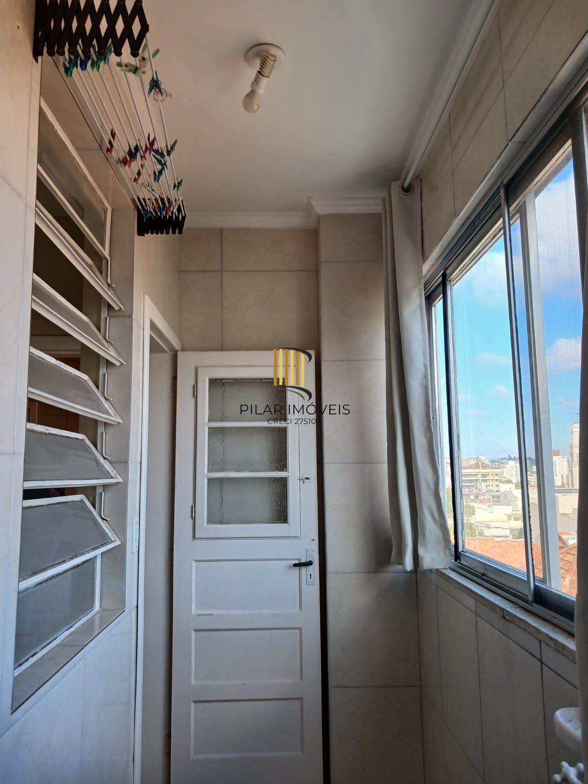 Apartamento três dormitórios ( uma suíte) panorâmico