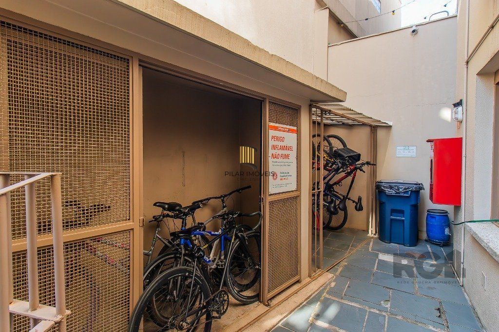 APARTAMENTO 1 DORMITÓRIO SEMI-MOBILIADO COM 34,94m² privativo - CIDADE BAIXA