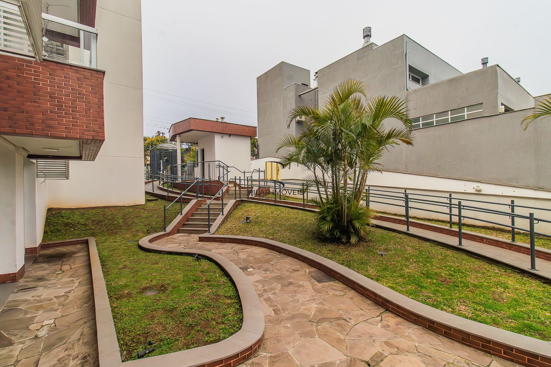 APARTAMENTO COBERTURA - 2 DORMS - 2 VAGAS - 166,21 m² - TRISTEZA