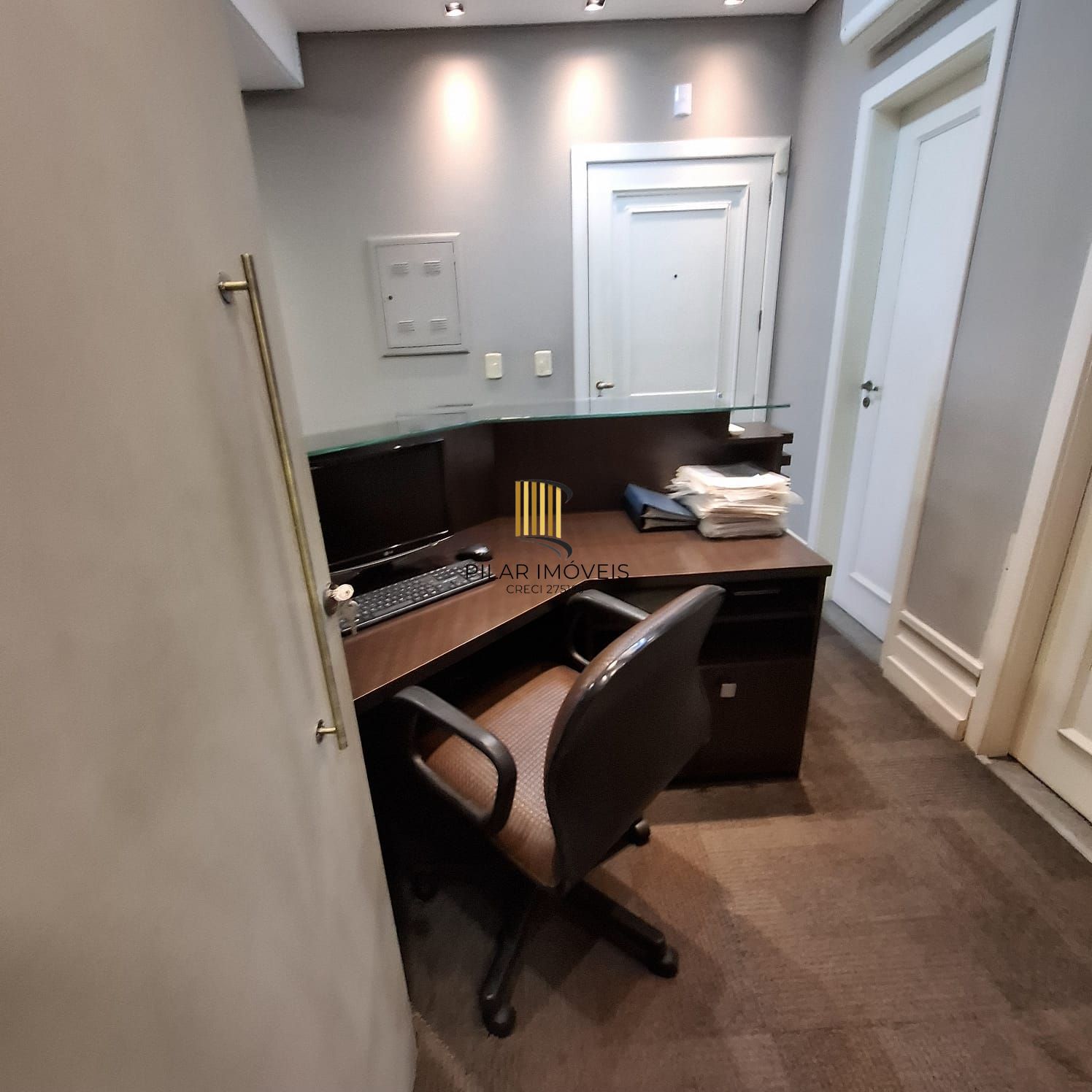 Sala Comercial com vaga para um carro escriturada