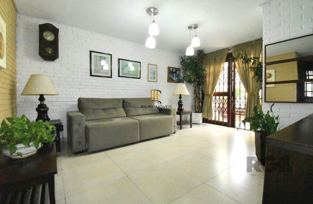 CASA - 5 dorms. -  3 vagas -  290 m² - MENINO DEUS