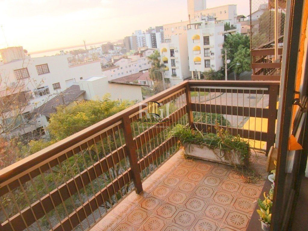 Apartamento para Venda - 145m², 3 dormitórios, sendo 1 suites, 2 vagas - Menino Deus
